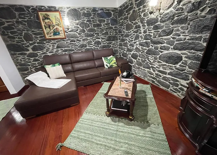 Casa Gouveia بيت للعطل *